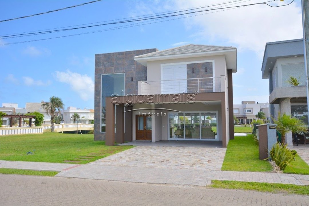 Casa de Condomínio à venda com 5 quartos, 270m² - Foto 1