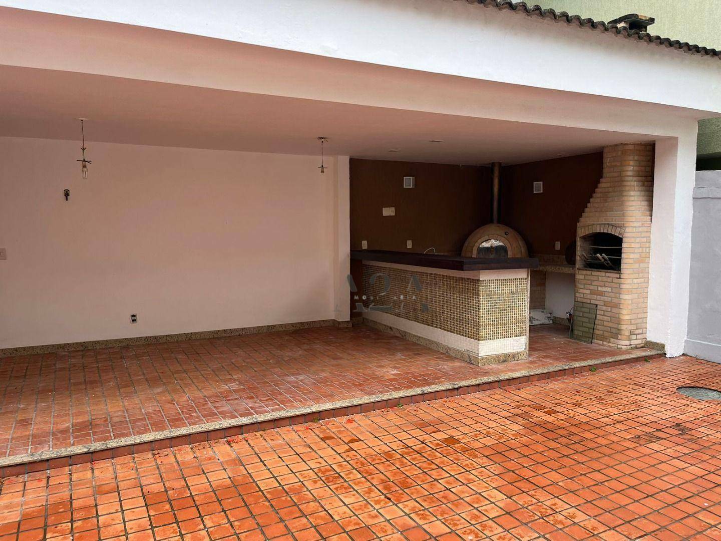 Casa à venda com 4 quartos, 357m² - Foto 12