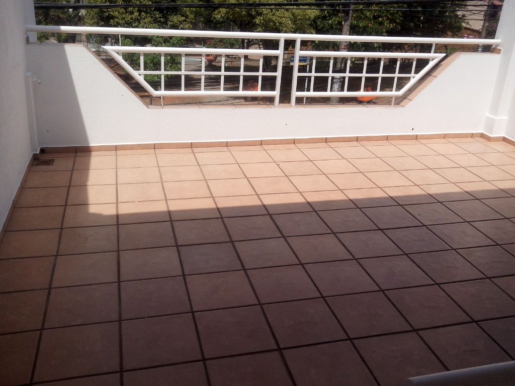 Sobrado à venda com 7 quartos, 300m² - Foto 2