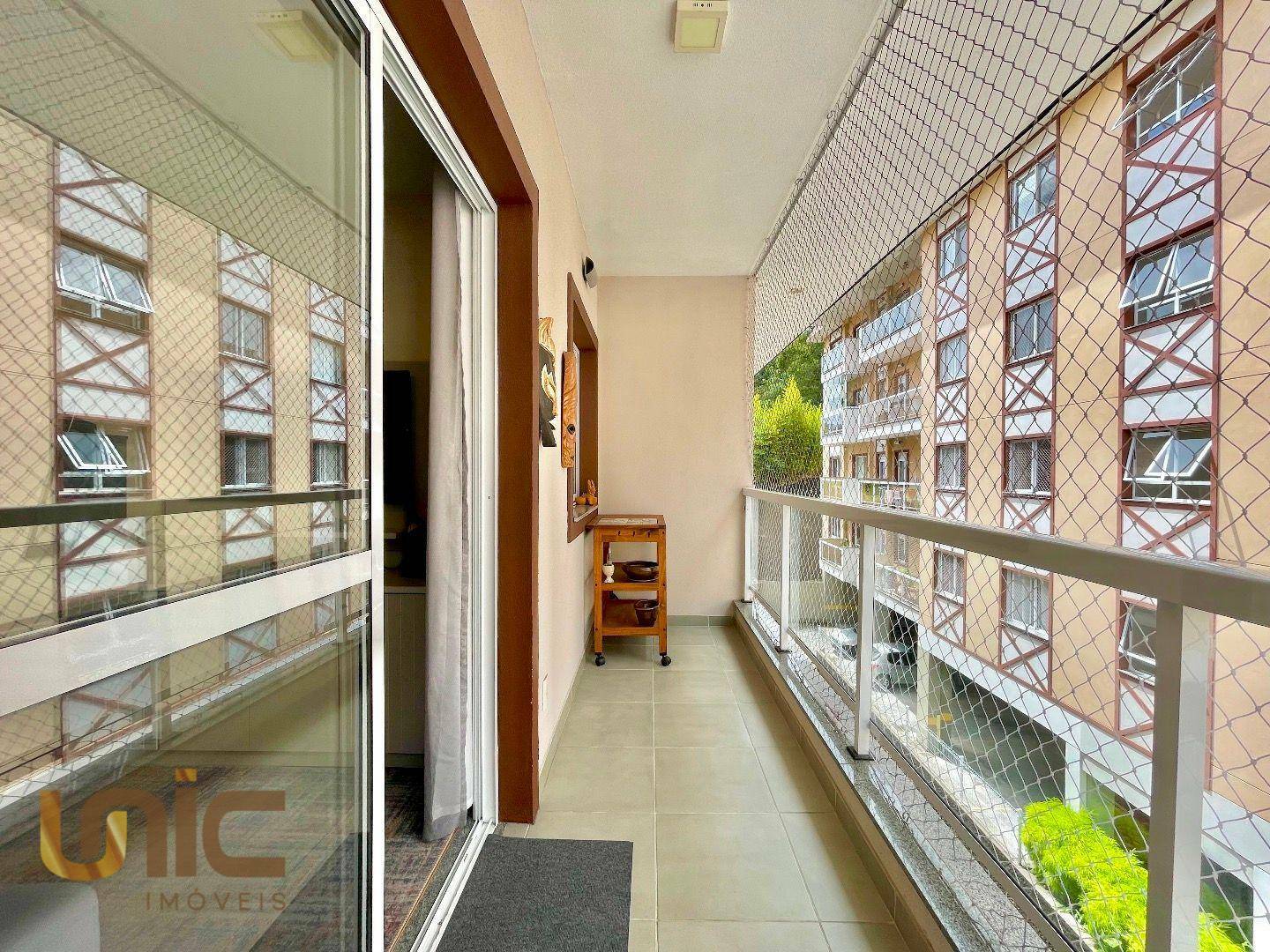 Apartamento à venda com 2 quartos, 67m² - Foto 4