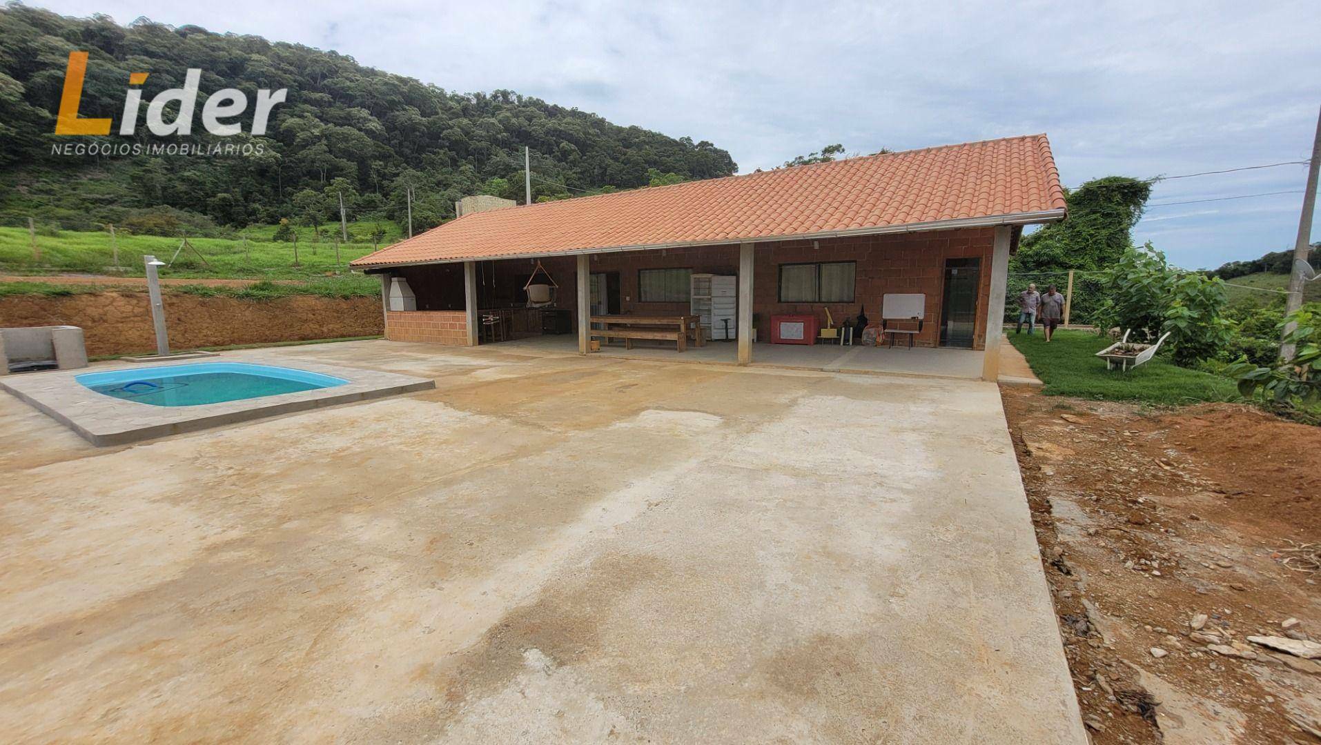 Casa de Condomínio à venda com 3 quartos, 220m² - Foto 1