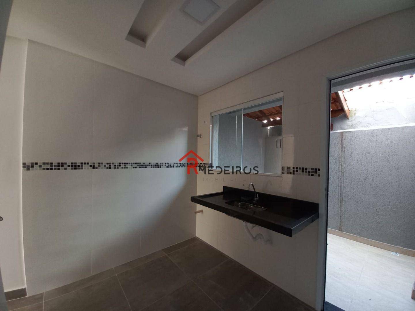 Casa à venda com 2 quartos, 57m² - Foto 8