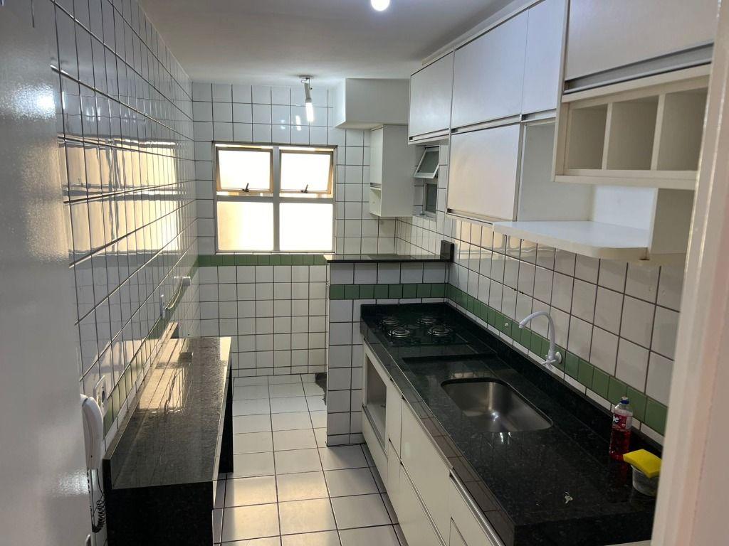 Apartamento à venda com 3 quartos, 75m² - Foto 2