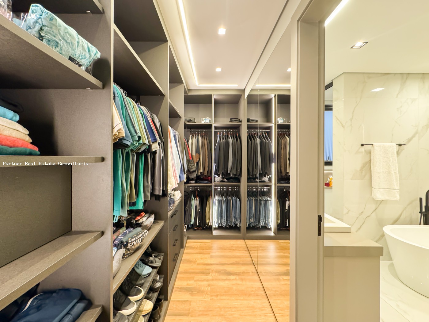 Casa de Condomínio à venda com 5 quartos, 1012m² - Foto 27