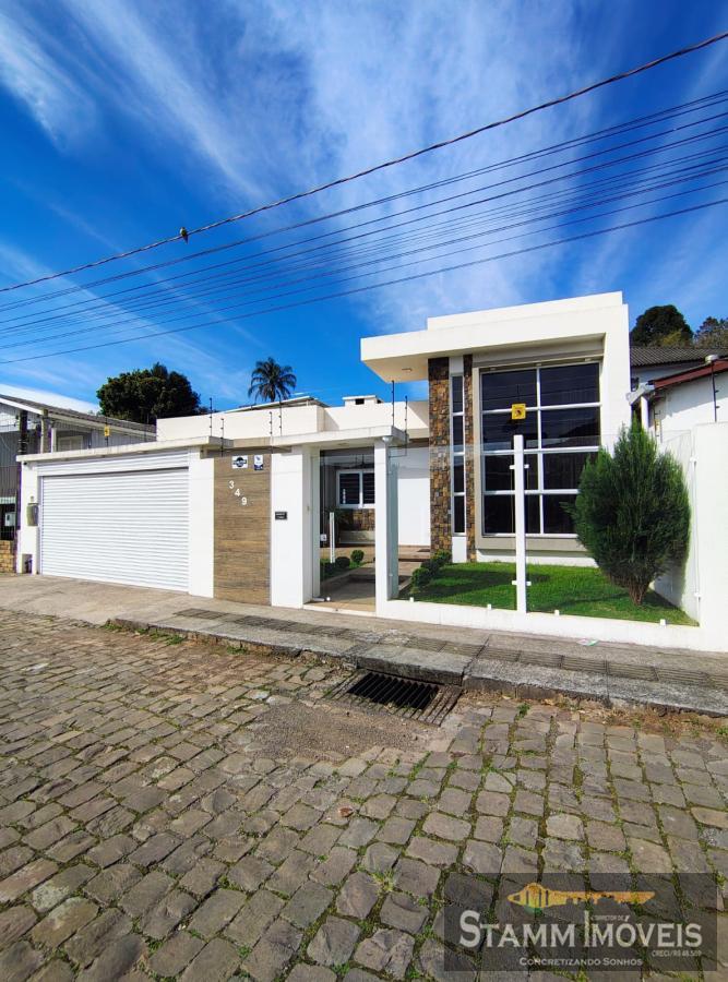 Casa à venda com 2 quartos, 200m² - Foto 1