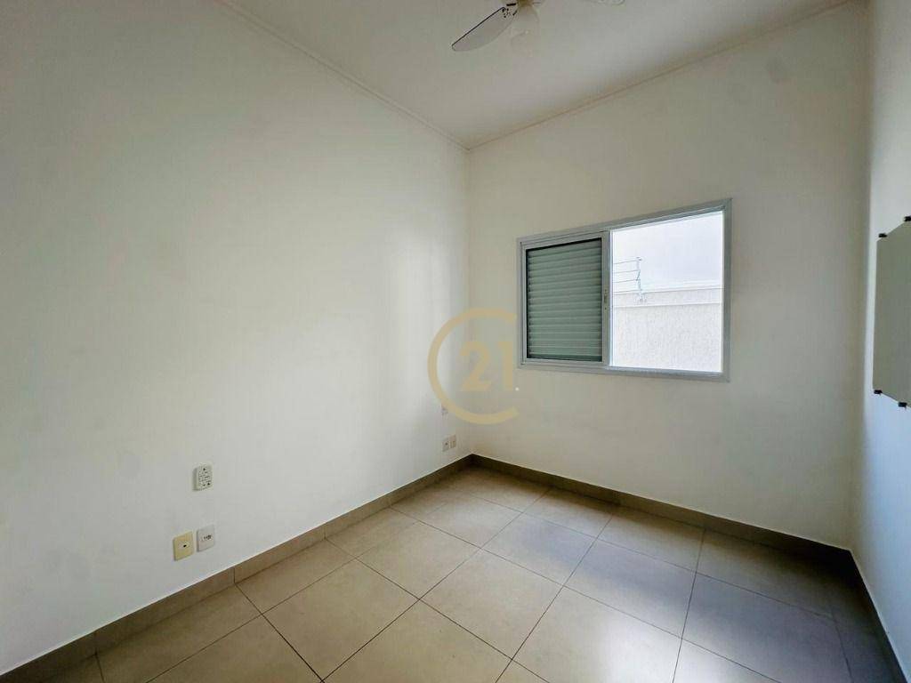 Casa de Condomínio para alugar com 4 quartos, 240m² - Foto 13