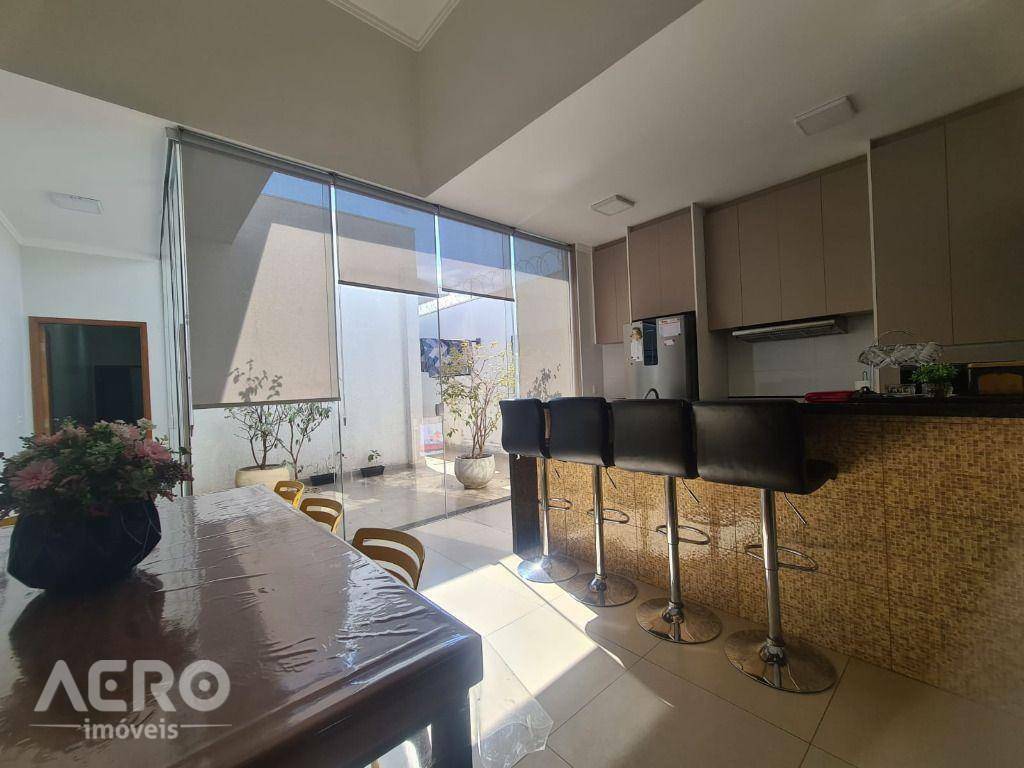 Casa à venda com 3 quartos, 145m² - Foto 8