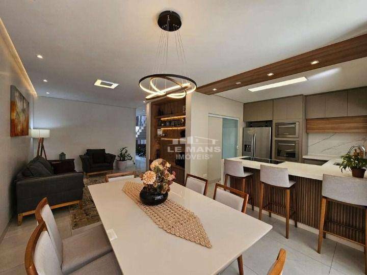 Casa de Condomínio à venda com 3 quartos, 207m² - Foto 1