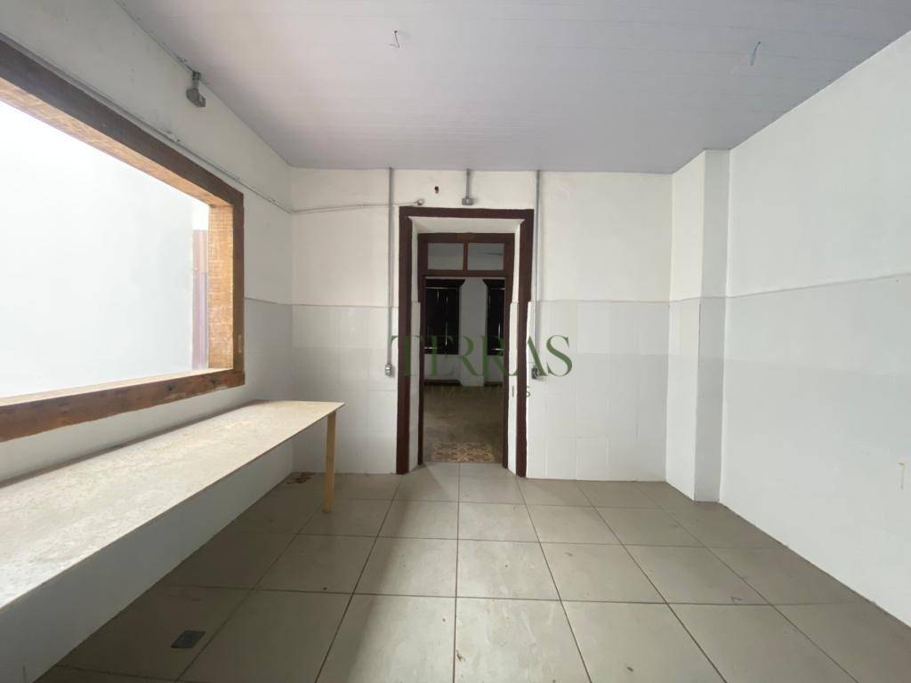 Casa à venda e aluguel, 226m² - Foto 11