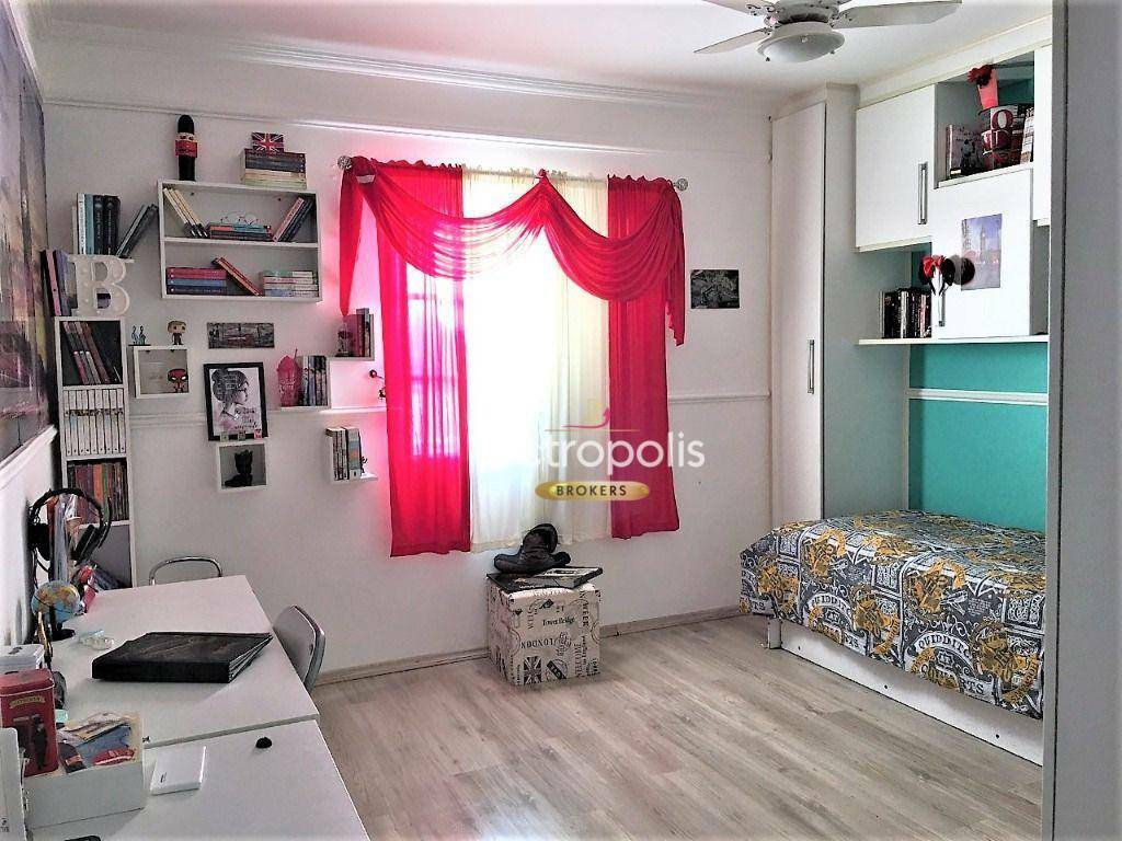 Casa à venda com 4 quartos, 260m² - Foto 14