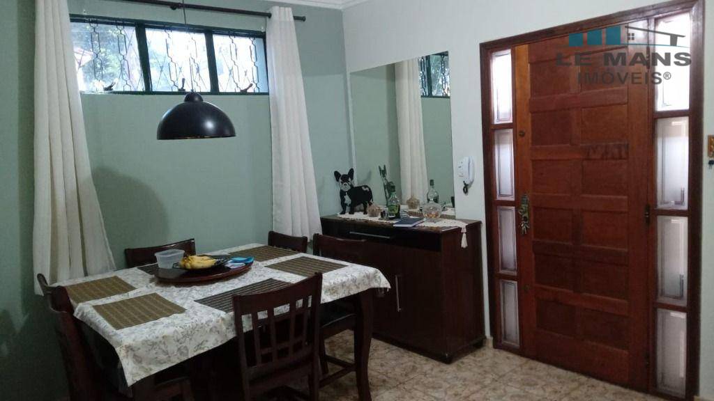 Casa à venda com 3 quartos, 92m² - Foto 1