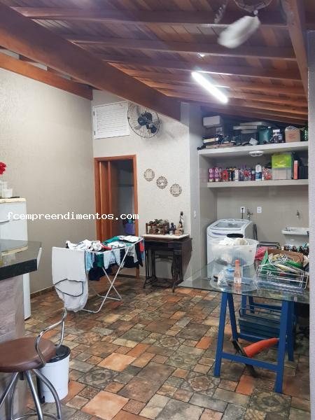 Casa à venda com 2 quartos, 168m² - Foto 12