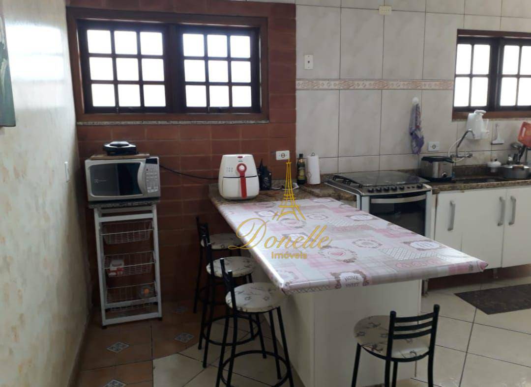 Casa à venda com 3 quartos, 200m² - Foto 29