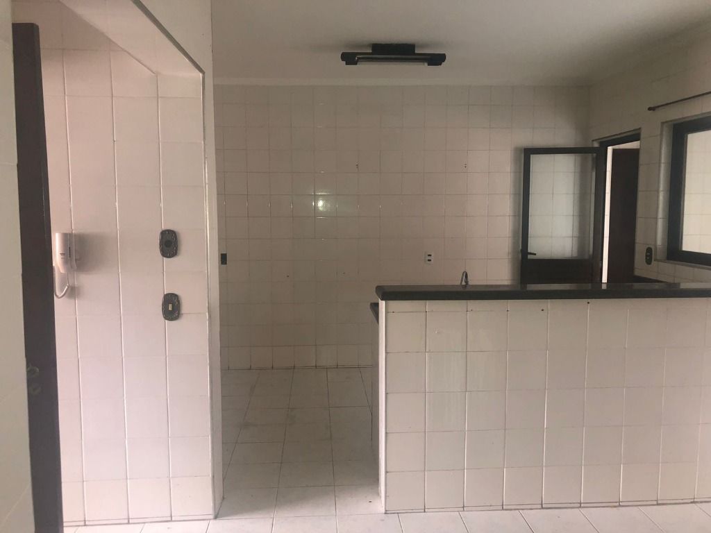 Apartamento à venda com 3 quartos, 190m² - Foto 11