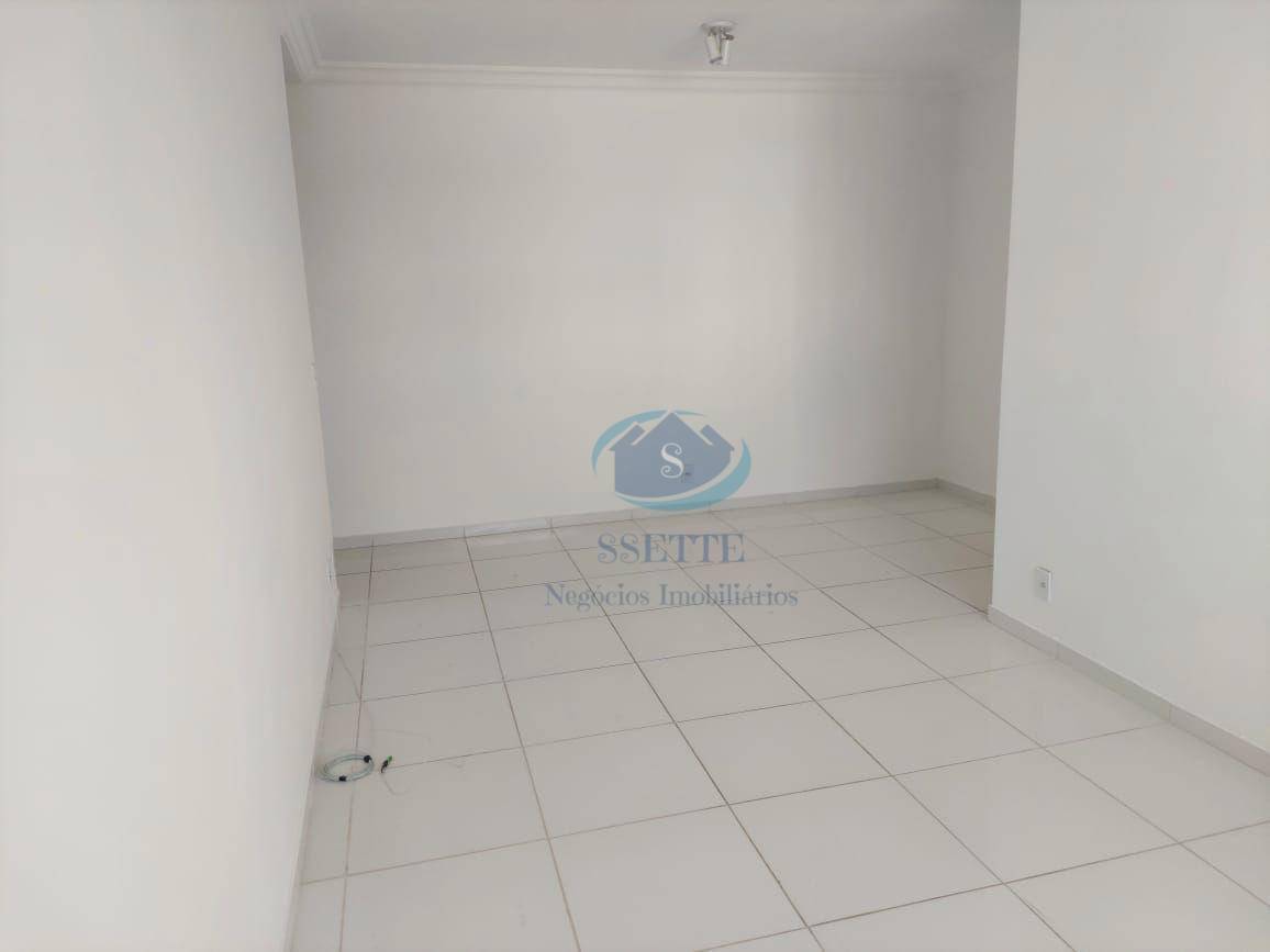 Apartamento para alugar com 3 quartos, 72m² - Foto 4