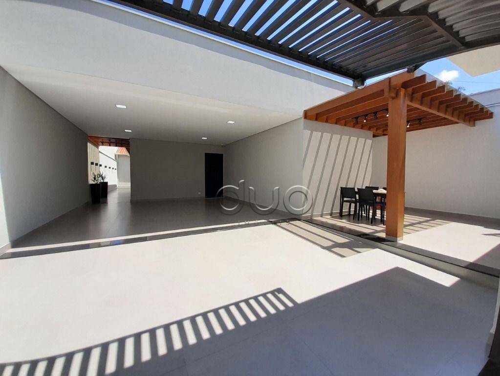 Casa à venda com 3 quartos, 123m² - Foto 1