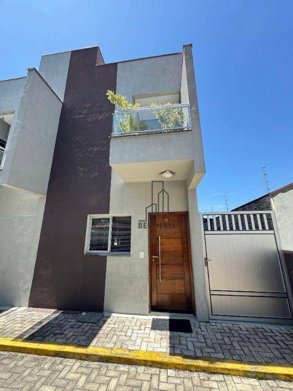 Casa à venda com 3 quartos, 96m² - Foto 1