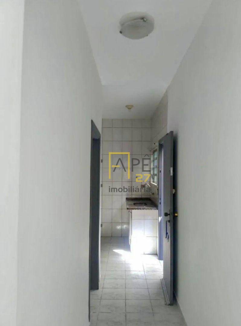 Casa para alugar com 2 quartos, 50m² - Foto 1