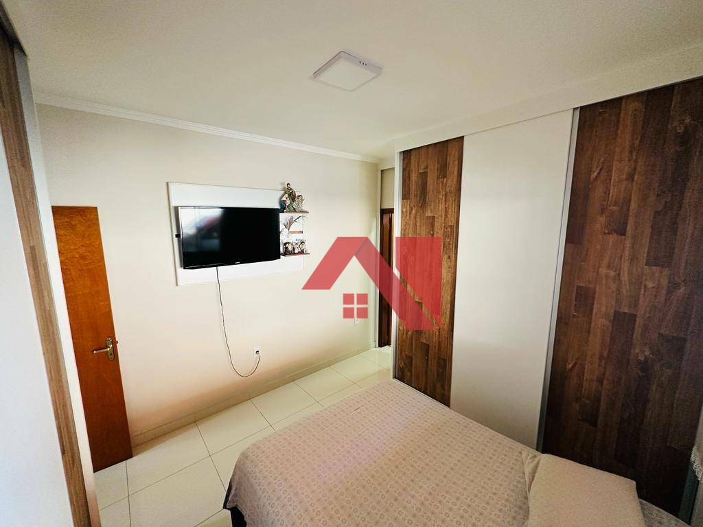 Casa à venda com 2 quartos, 120m² - Foto 12