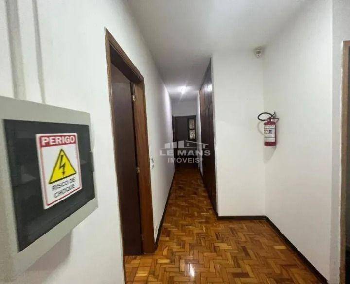 Casa para alugar com 3 quartos, 210m² - Foto 13