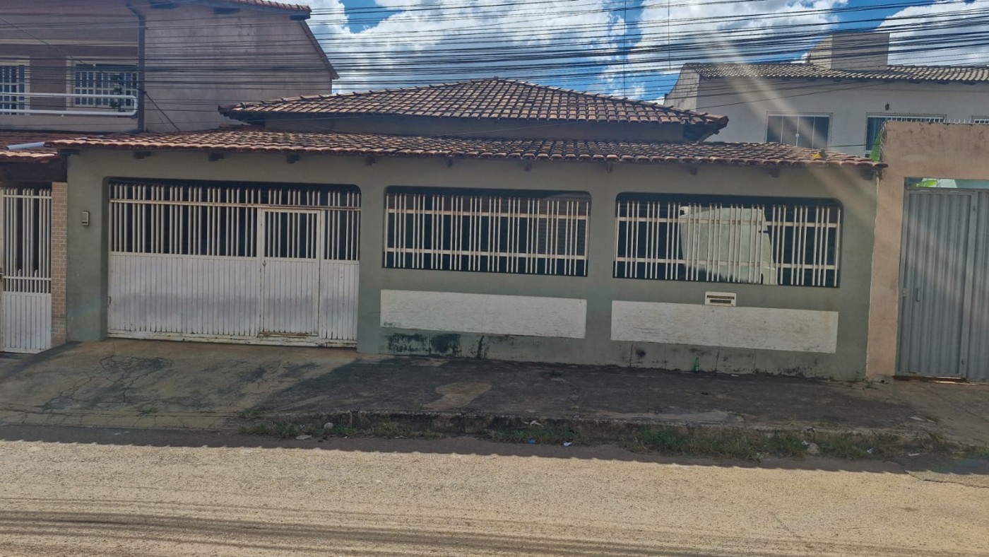 Casa à venda com 3 quartos, 190m² - Foto 3