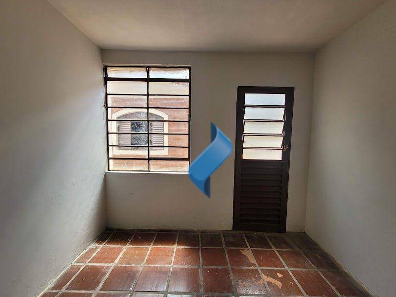 Casa para alugar com 3 quartos, 197m² - Foto 34