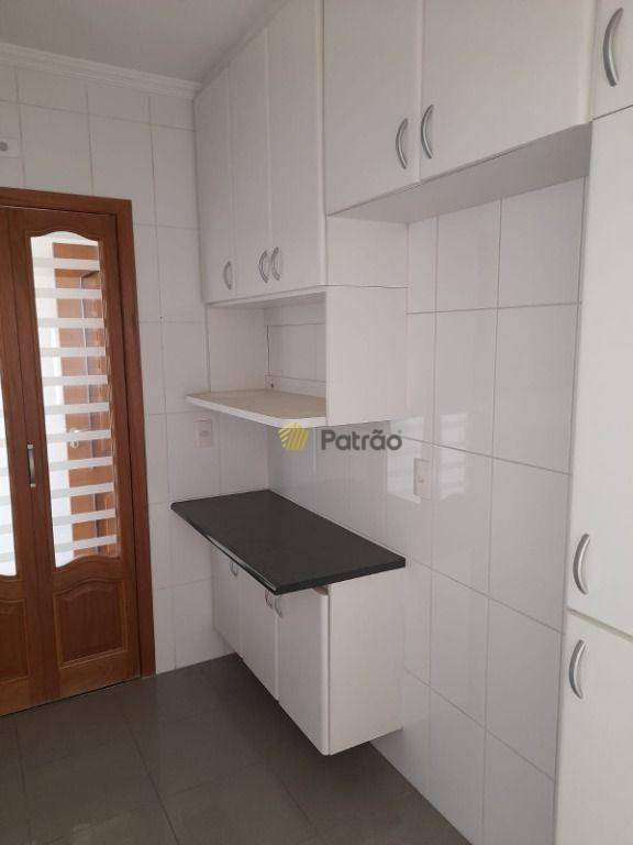 Apartamento à venda com 3 quartos, 80m² - Foto 13