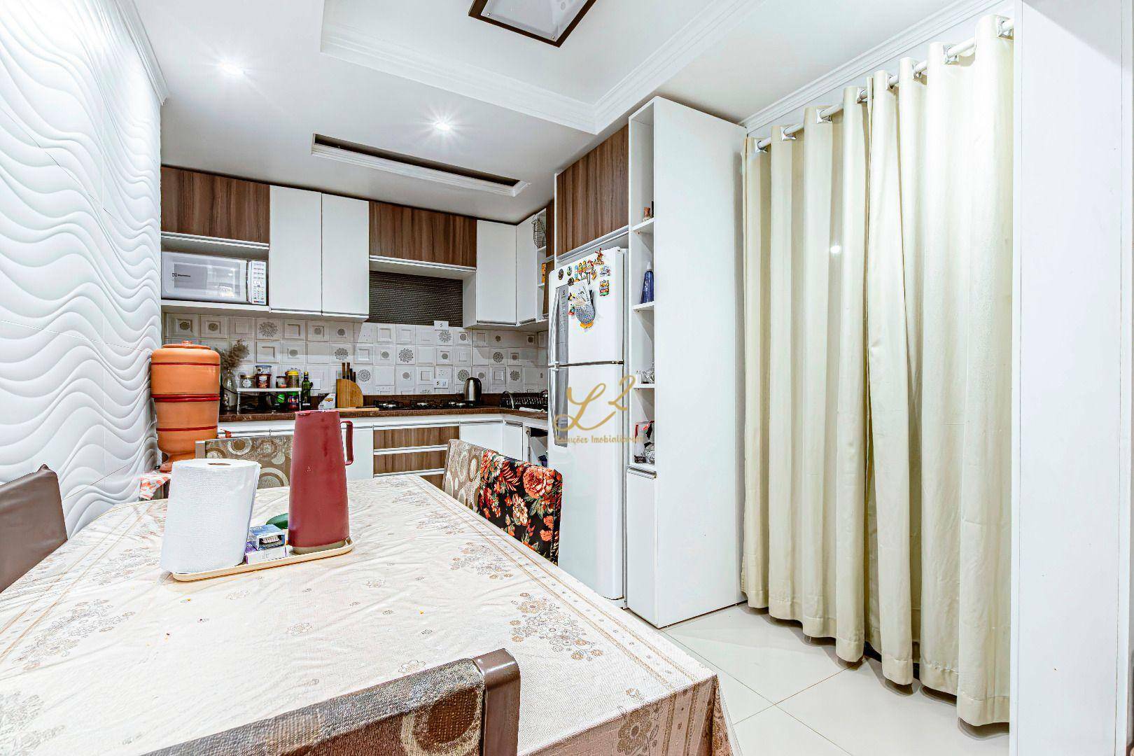 Casa à venda com 3 quartos, 108m² - Foto 7