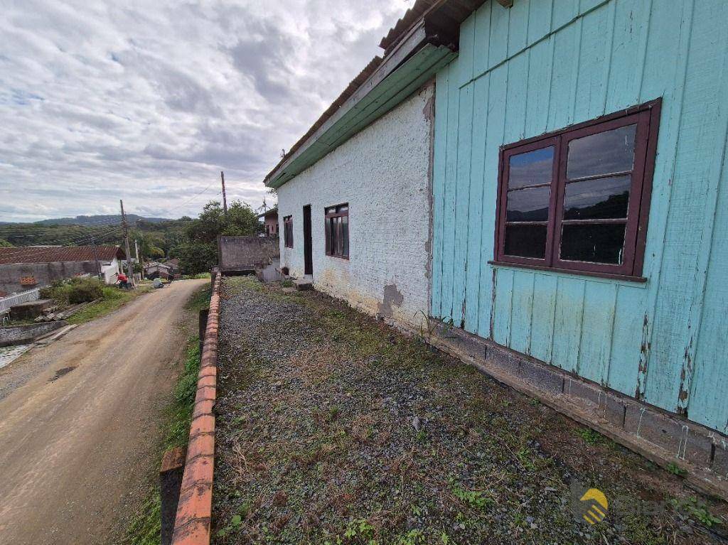 Casa à venda com 2 quartos, 52m² - Foto 2