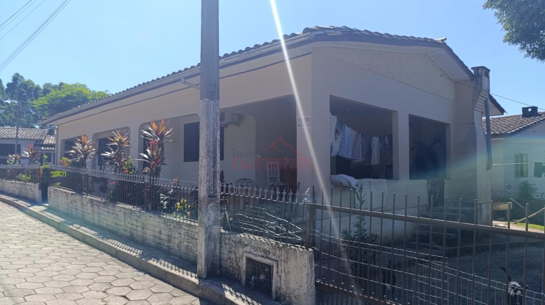 Casa à venda com 3 quartos, 141m² - Foto 4