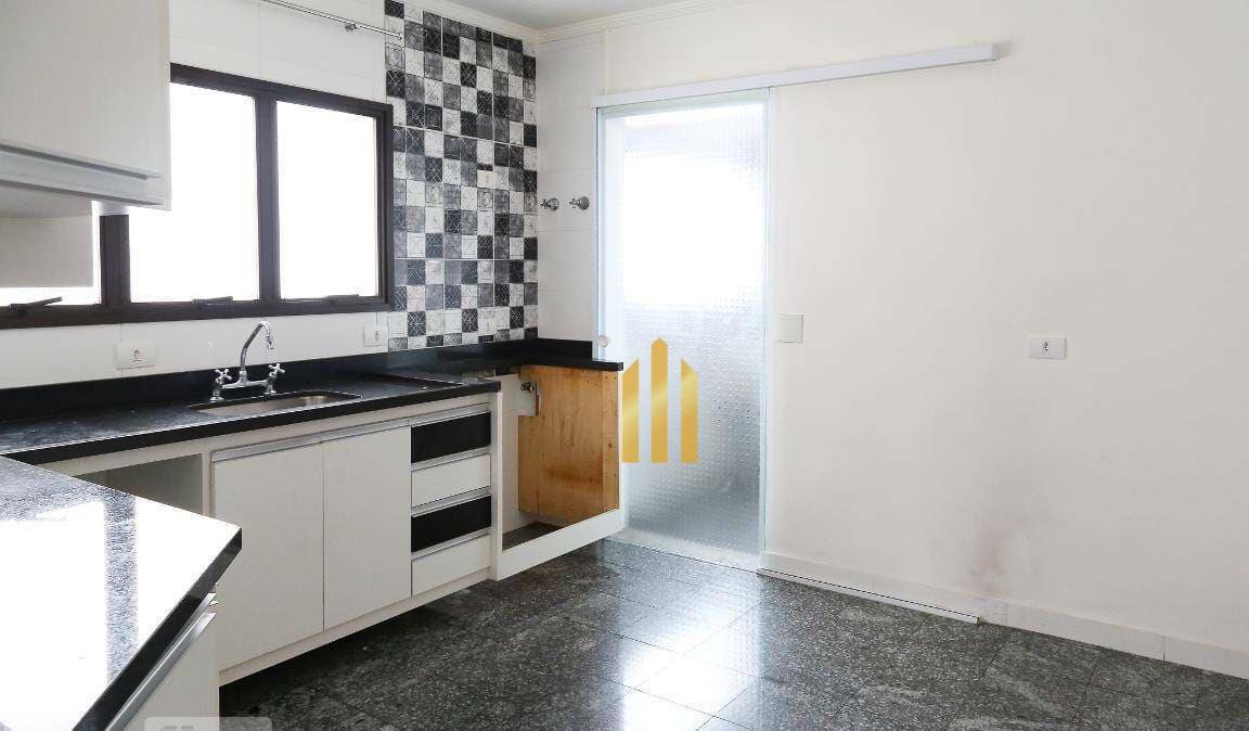 Apartamento à venda com 3 quartos, 121m² - Foto 2