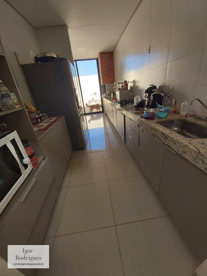 Casa à venda com 3 quartos, 135m² - Foto 12