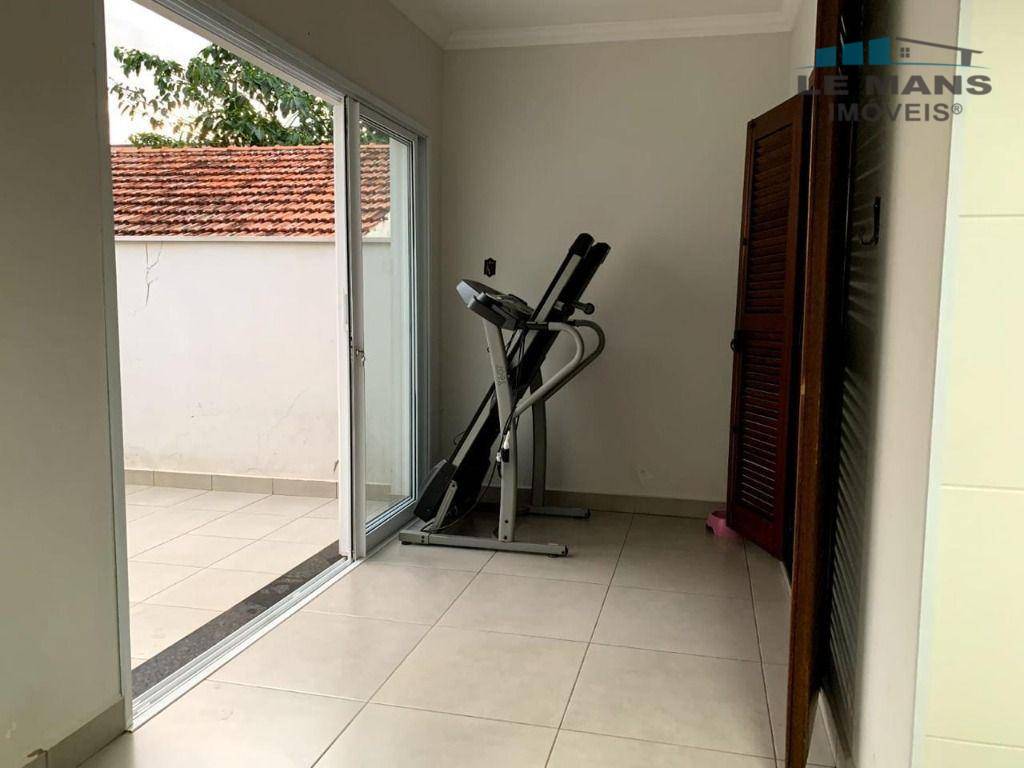 Casa à venda com 4 quartos, 230m² - Foto 16