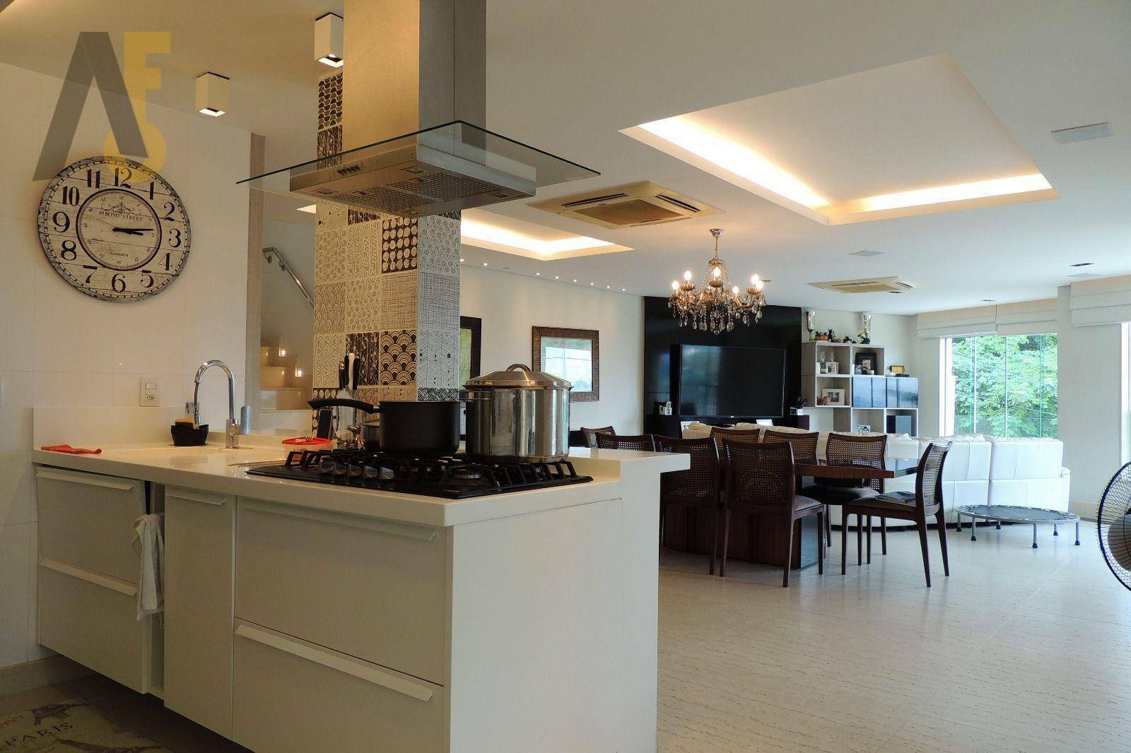 Casa de Condomínio à venda com 4 quartos, 298m² - Foto 1