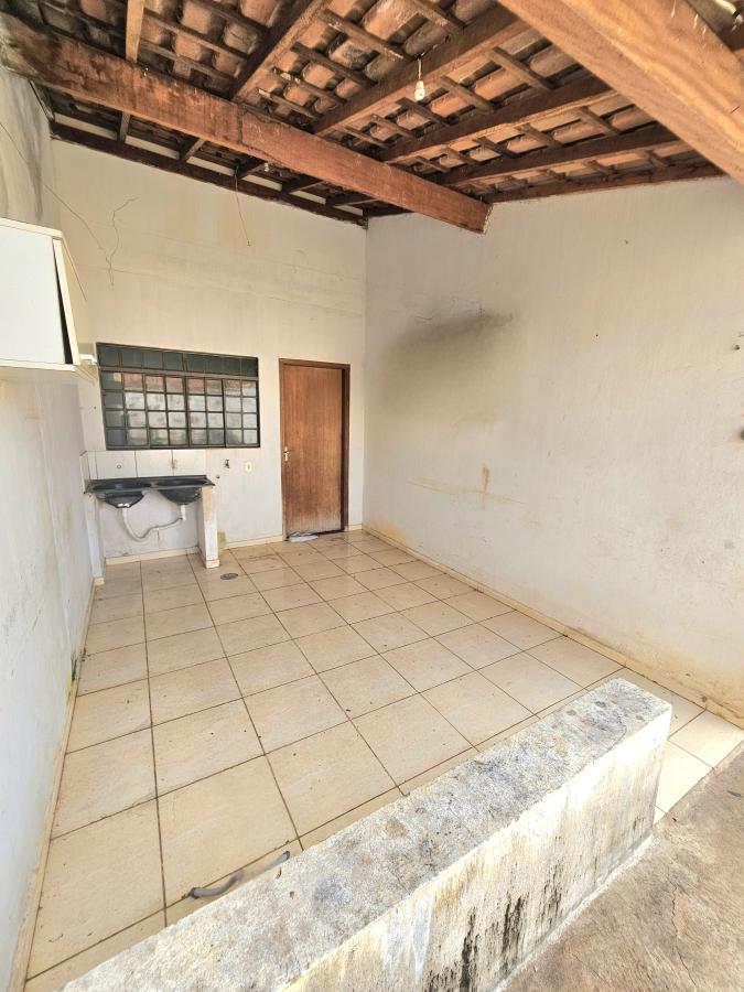 Casa à venda com 2 quartos, 250m² - Foto 8