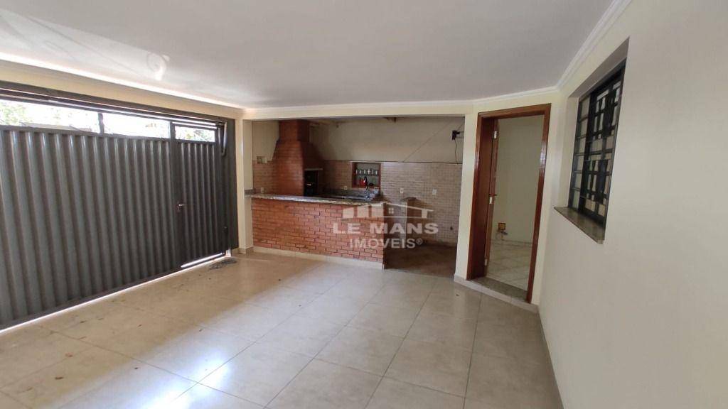 Casa à venda com 3 quartos, 120m² - Foto 2