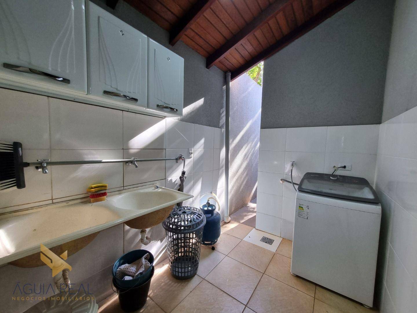 Casa à venda com 4 quartos, 150m² - Foto 17