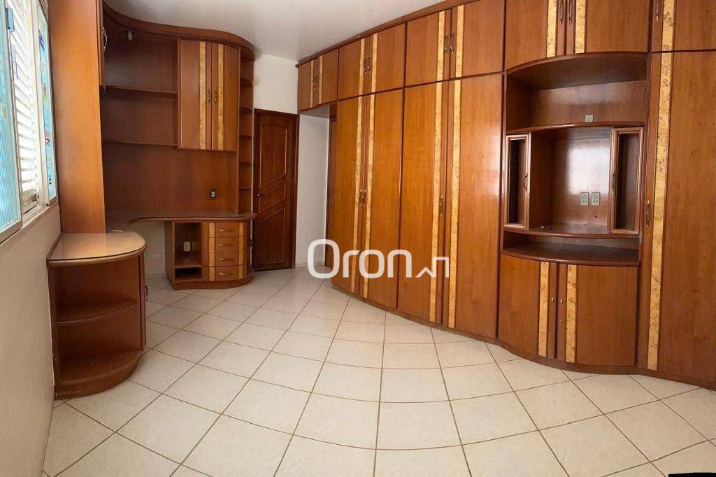 Casa à venda com 3 quartos, 299m² - Foto 6