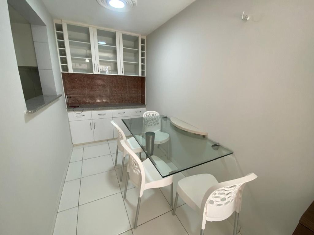 Apartamento para alugar com 2 quartos, 64m² - Foto 2