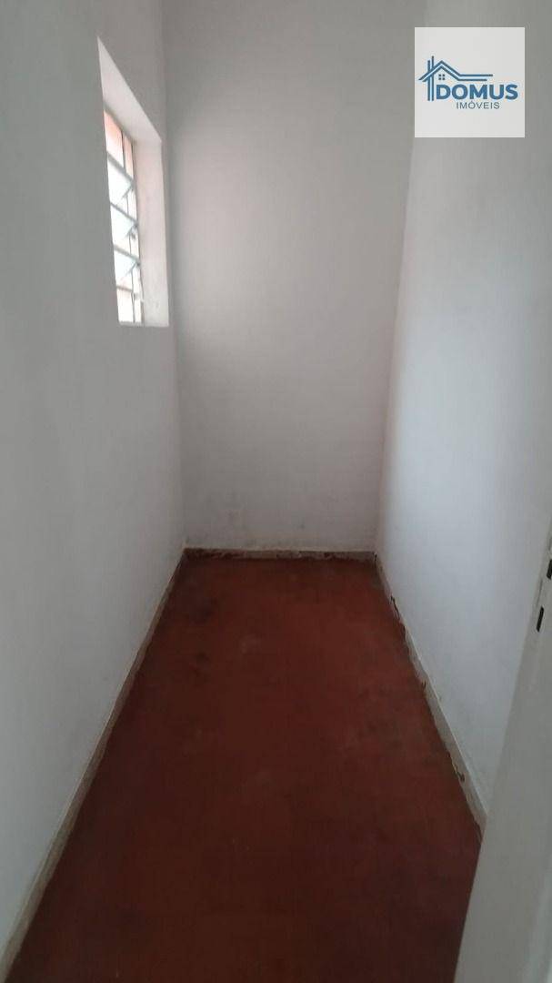 Casa à venda com 3 quartos, 200m² - Foto 14