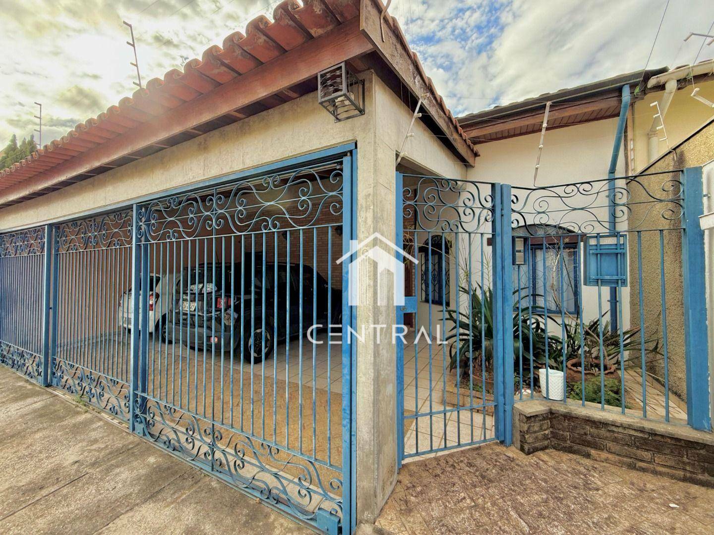 Casa à venda com 3 quartos, 219m² - Foto 2