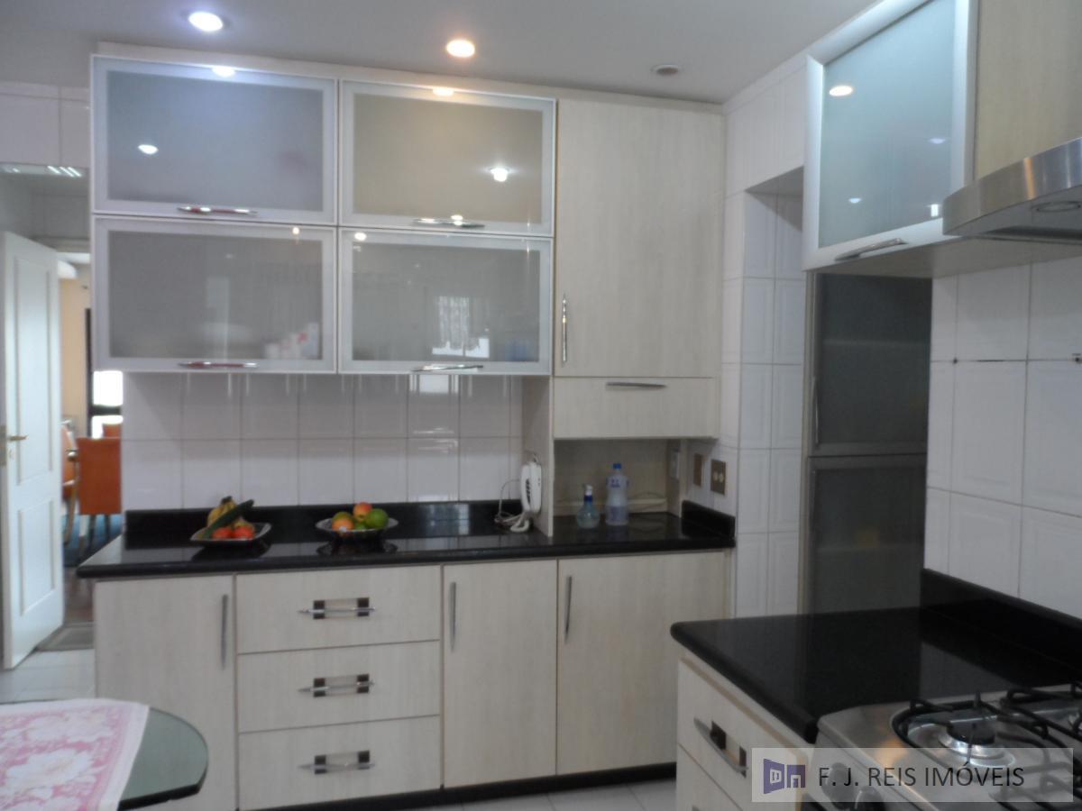 Apartamento à venda com 3 quartos, 180m² - Foto 10