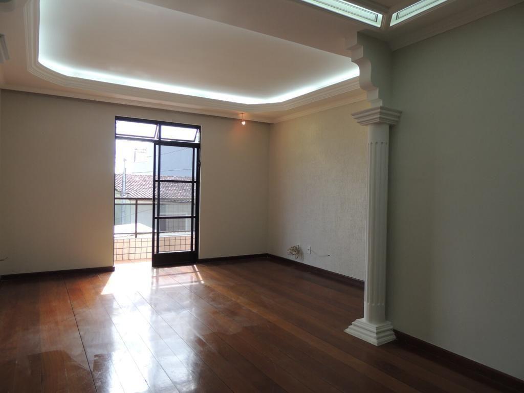 Apartamento à venda com 3 quartos, 181m² - Foto 3