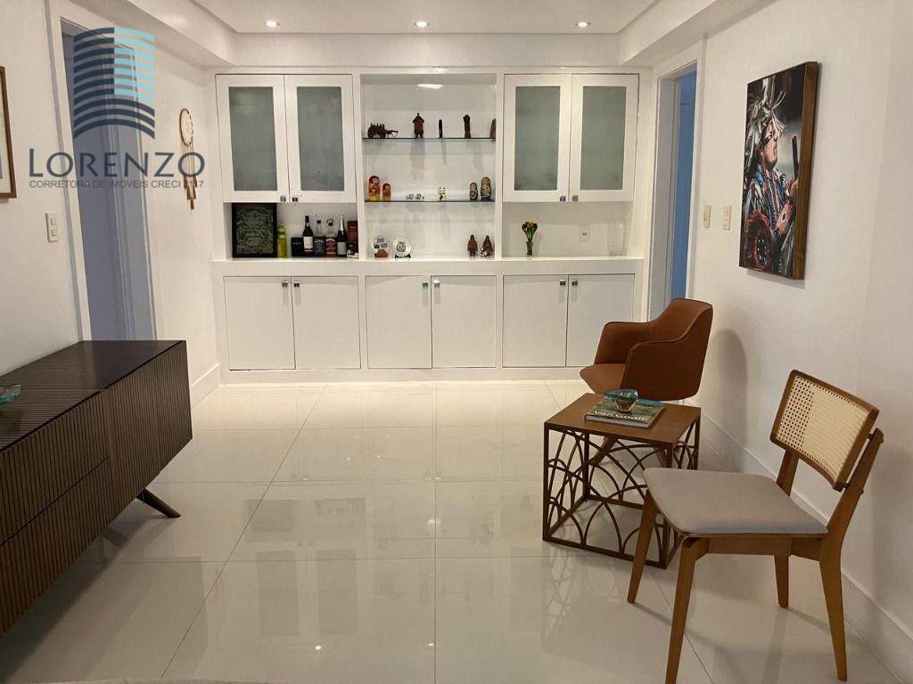 Apartamento à venda com 4 quartos, 232m² - Foto 4