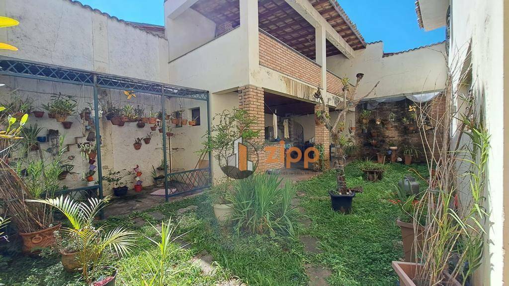 Sobrado à venda com 5 quartos, 270m² - Foto 11