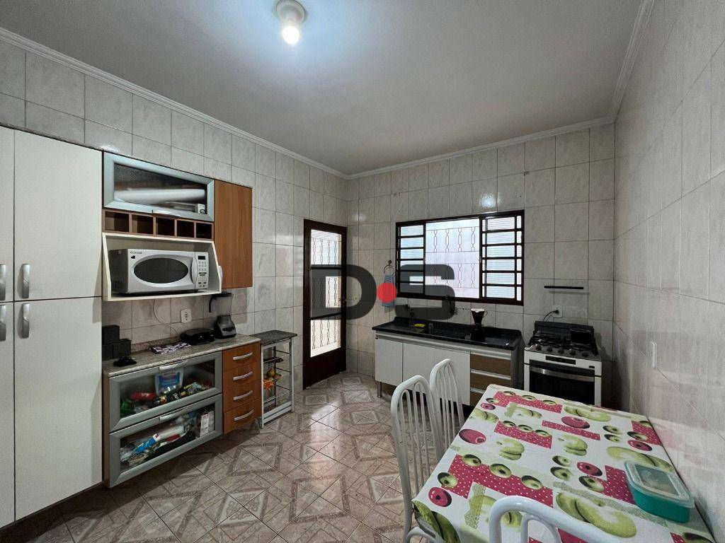 Casa à venda com 2 quartos, 120m² - Foto 3