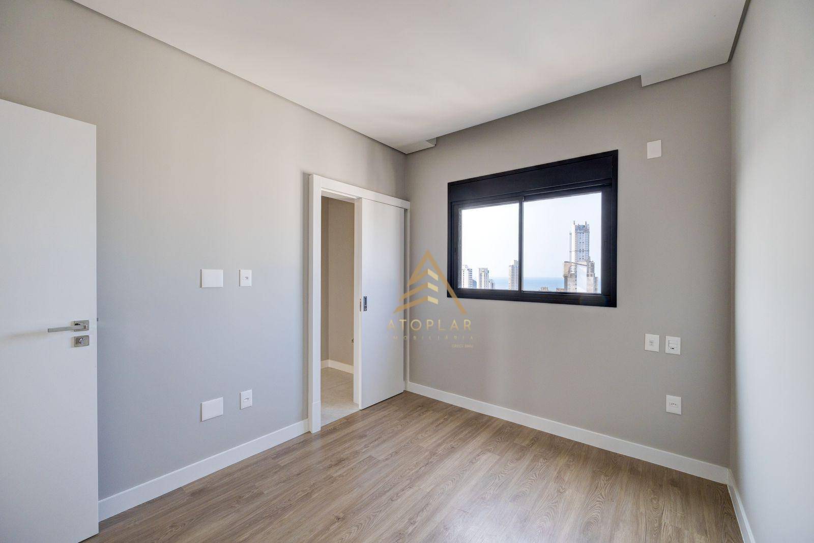 Apartamento à venda com 4 quartos, 135m² - Foto 6