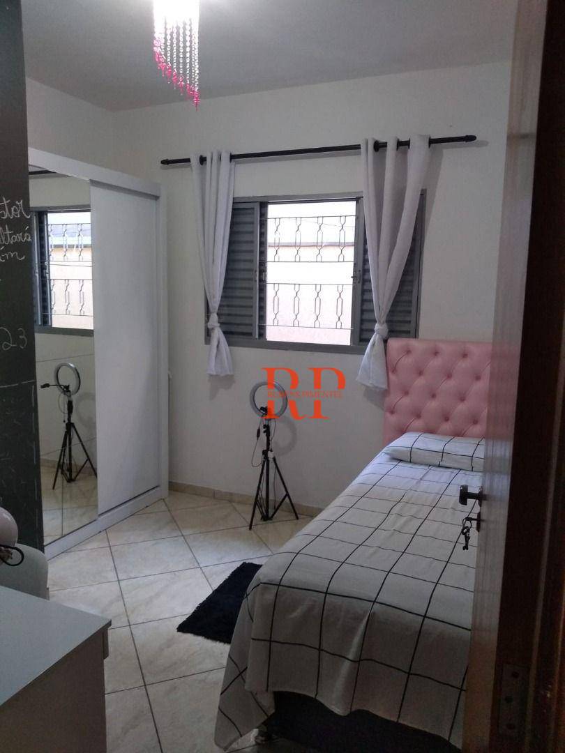 Casa à venda com 3 quartos, 140m² - Foto 1