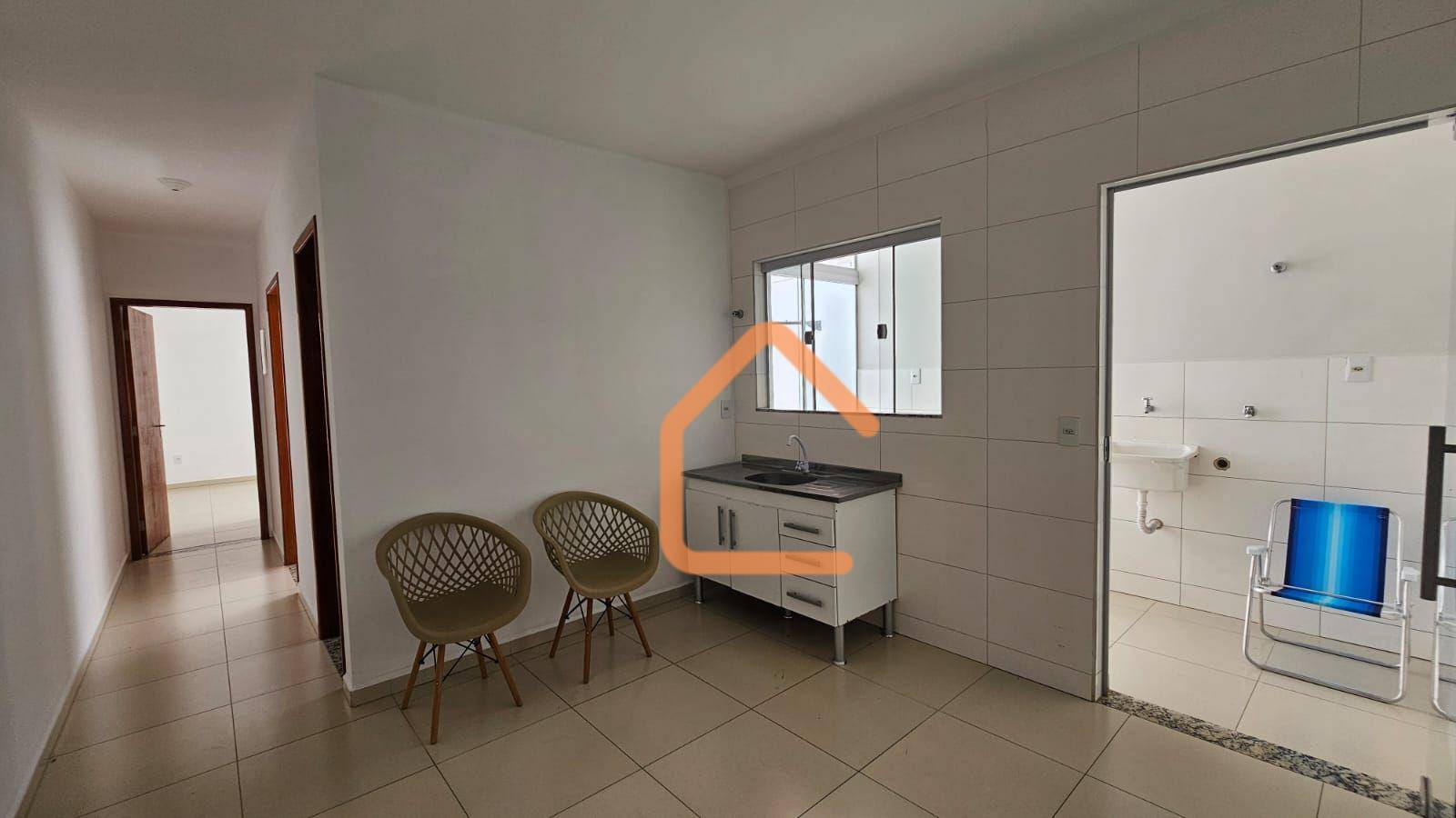 Casa à venda com 2 quartos, 60m² - Foto 1