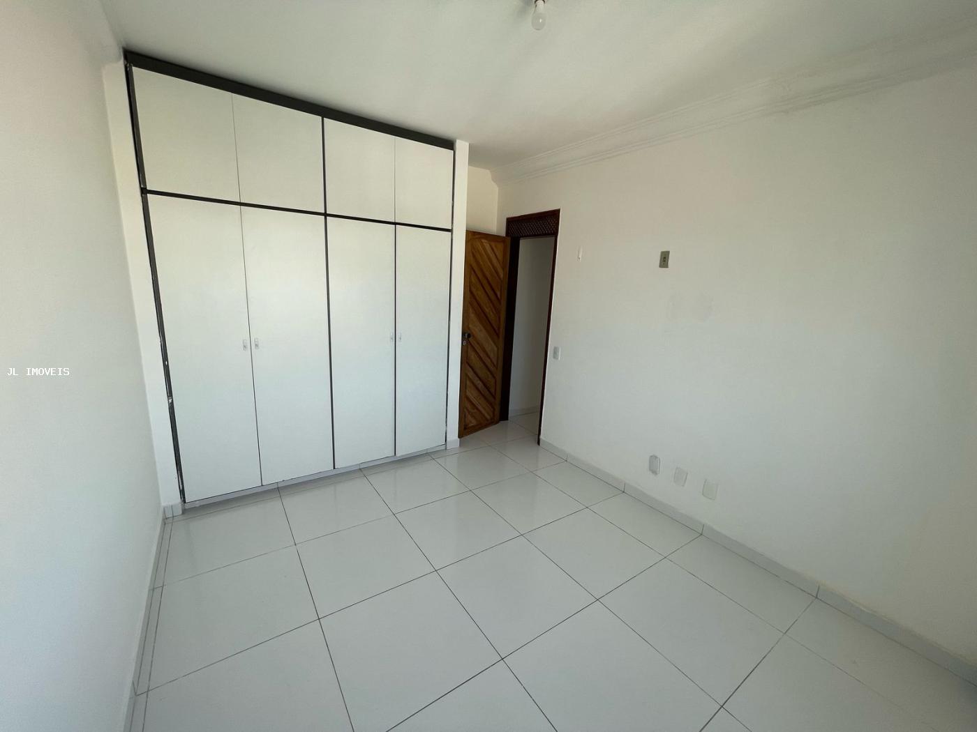 Apartamento para alugar com 3 quartos, 150m² - Foto 12